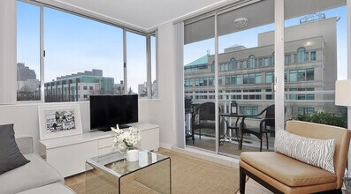 550 W 12th Ave in Vancouver, BC - Building Photo - Building Photo