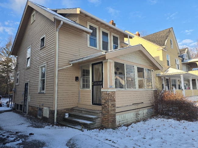 1724 Cliffview Rd in Cleveland, OH - Building Photo - Building Photo