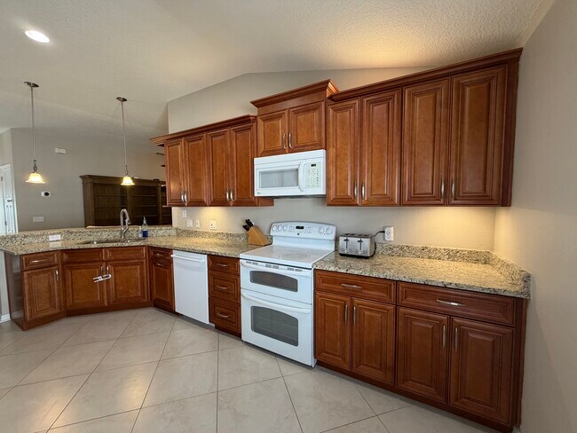 4720 Decatur Cir in Melbourne, FL - Building Photo - Building Photo