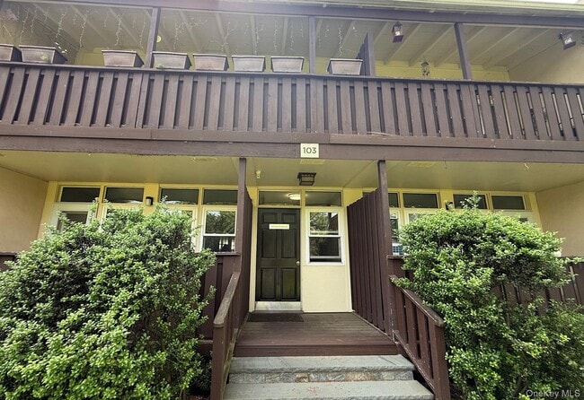 103 Wiltshire Rd in Scarsdale, NY - Building Photo - Building Photo