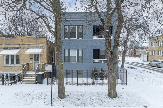 3639 W Iowa St in Chicago, IL - Building Photo - Building Photo