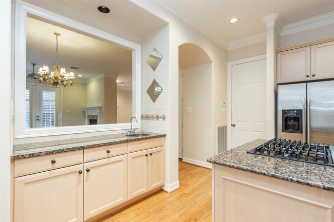 property at 6318 Elm Ct