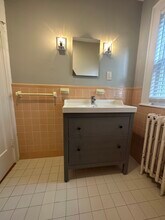 235 Ashcroft Rd, Unit 1 in Medford, MA - Building Photo - Building Photo