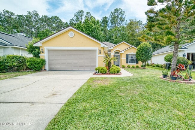 property at 185 Hawthorn Hedge Ln