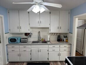 1806 Lenora Dr in Tallahassee, FL - Foto de edificio - Building Photo
