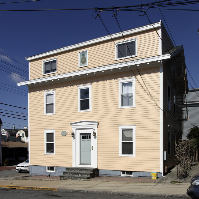 2 Dearborn St in Newport, RI - Building Photo - Building Photo