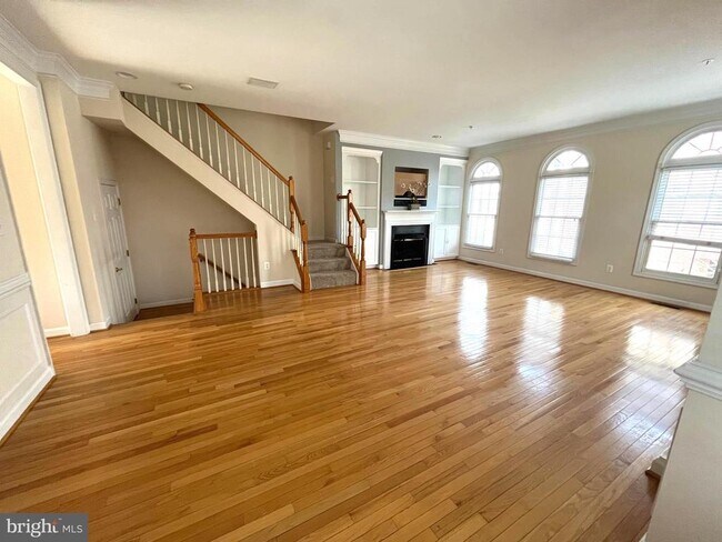 1601 Leeds Castle Dr in Vienna, VA - Building Photo - Building Photo