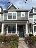 1804 Riverbirch Ln in Nashville, TN - Building Photo