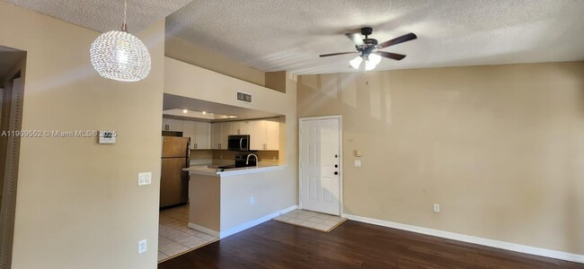 4151 N Haverhill Rd in West Palm Beach, FL - Building Photo - Building Photo