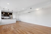 3110 W Dickens Ave, Unit 2 in Chicago, IL - Building Photo - Building Photo