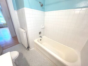 2533 N Lake Dr in Milwaukee, WI - Building Photo - Building Photo