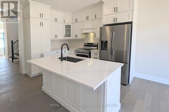 1225 Manitou Wy in Milton, ON - Building Photo - Building Photo