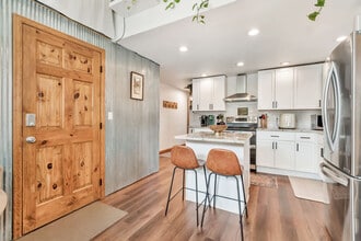 3025 Columbine Dr, Unit 30 in Steamboat Springs, CO - Building Photo - Building Photo