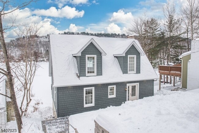 property at 41 W Shore Trail