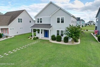 102 Bogue Harbor Ct in Newport, NC - Building Photo - Building Photo