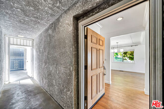 3027 S Peck Ave in Los Angeles, CA - Building Photo - Building Photo