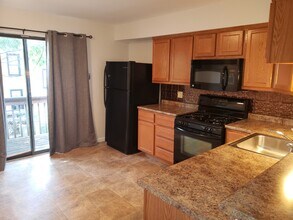 461 S Clay Ave, Unit C in Kirkwood, MO - Building Photo - Building Photo