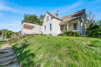 1041 Garth Ave in St. Louis, MO - Building Photo - Building Photo