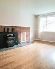 11705 SE Petrovitsky Rd in Renton, WA - Building Photo - Building Photo