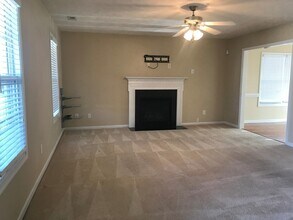 223 Lochwood Dr in Raeford, NC - Building Photo - Building Photo