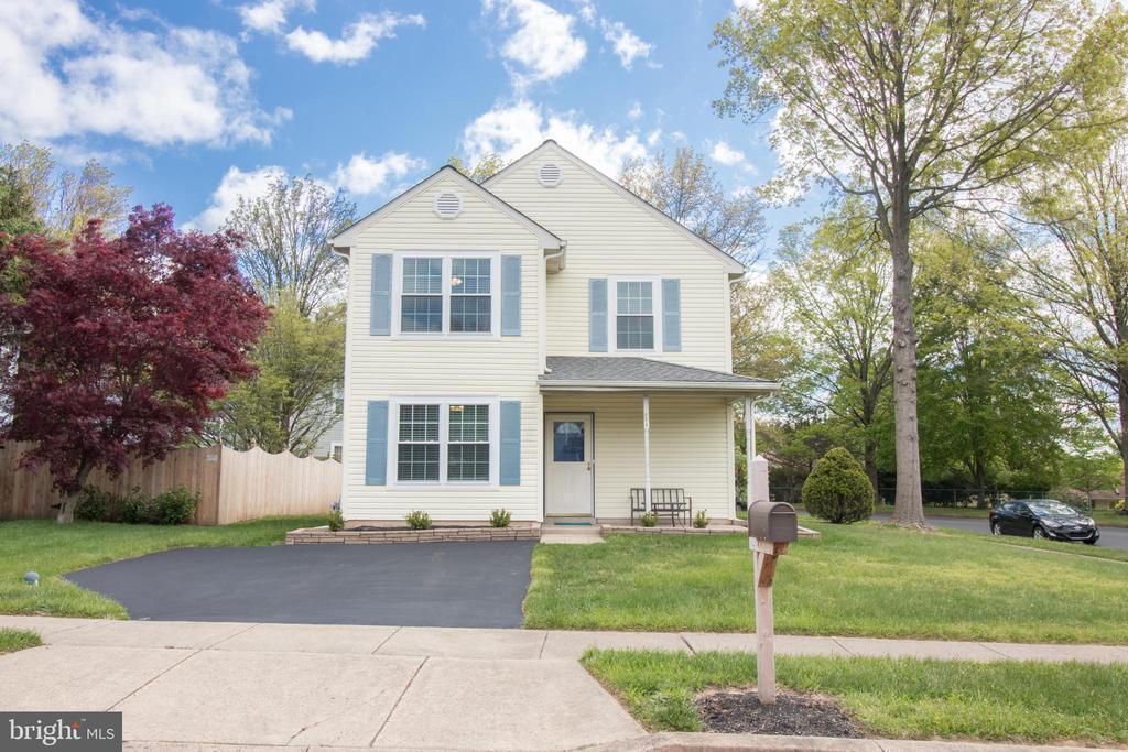 254 Stanford Pl in Newtown, PA - Building Photo