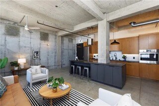 100 W 5th St in Long Beach, CA - Building Photo - Building Photo