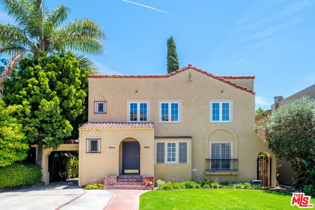 property at 942 Croft Ave