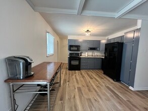 2530 Rolling View Dr SE, Unit B in Smyrna, GA - Building Photo - Building Photo