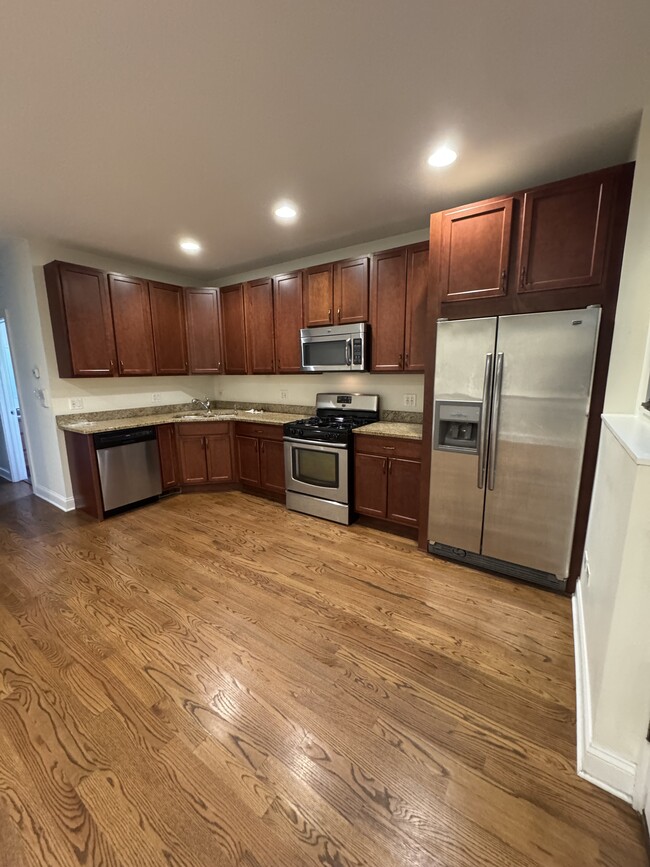 4353 N Western Ave, Unit 2 in Chicago, IL - Foto de edificio - Building Photo