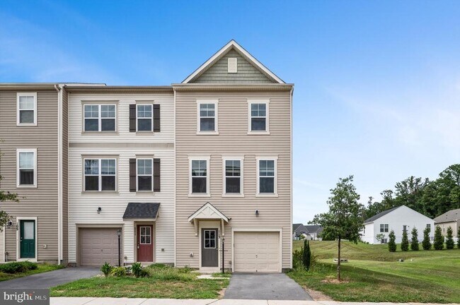 113 Fading Star Ct