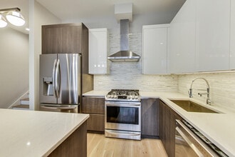 1042 S Oakley Blvd in Chicago, IL - Foto de edificio - Building Photo