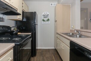 Country Club in DeLand, FL - Building Photo