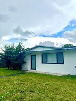 850 W 64th St in Hialeah, FL - Building Photo