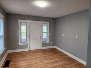337 Riverside Dr, Unit B in Johnson City, NY - Building Photo - Building Photo