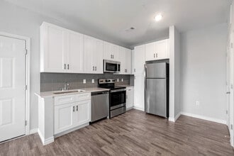 The Aurea in Houston, TX - Building Photo - Interior Photo