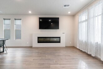 8176 Caldera Creek St in Las Vegas, NV - Building Photo - Building Photo