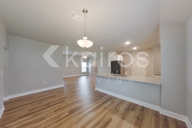 13748 Willowmore Dr in Denham Springs, LA - Building Photo - Building Photo