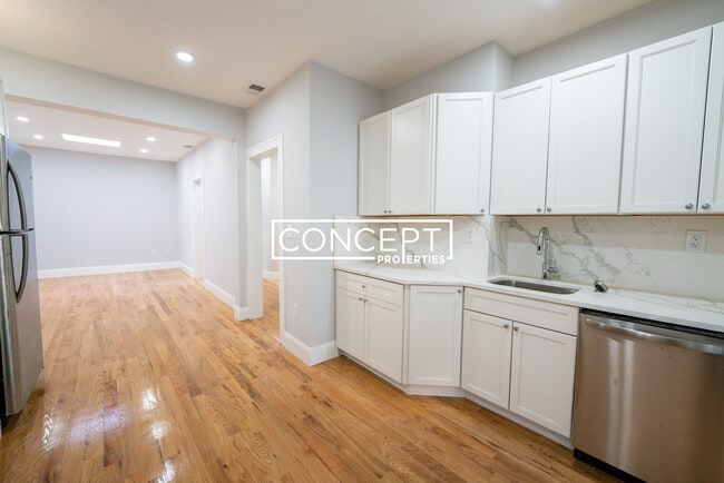 372 Oxford St, Unit 6 in Cambridge, MA - Foto de edificio - Building Photo