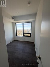 4015 The Exchange in Mississauga, ON - Building Photo - Building Photo