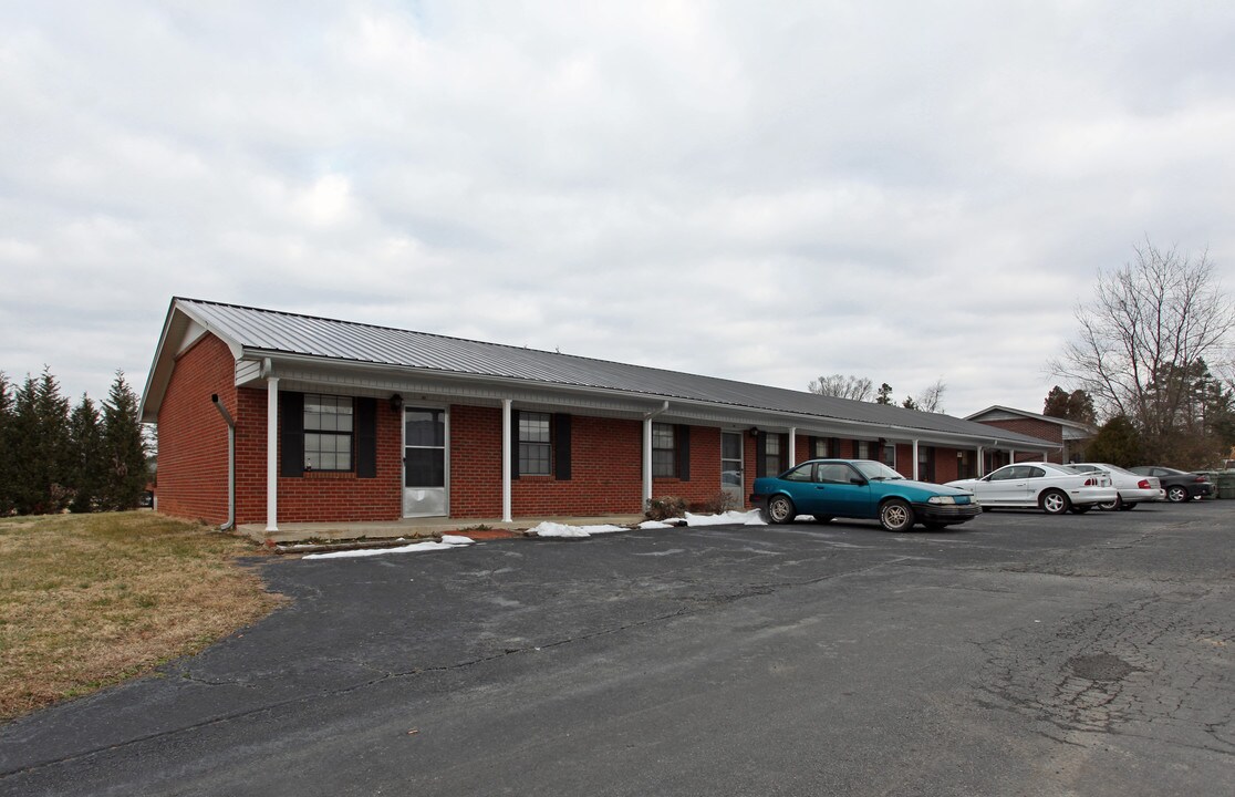 275 Hinkle Ln in Lexington, NC - Foto de edificio