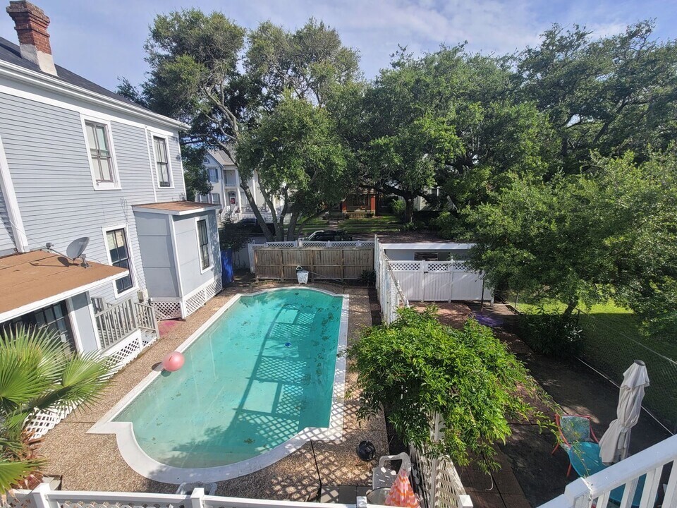 3213 Avenue O-Unit -Unit #A in Galveston, TX - Building Photo