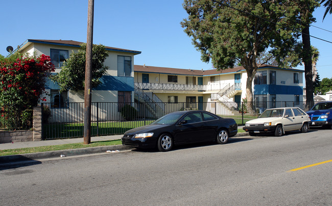 4132 W 118th St in Hawthorne, CA - Foto de edificio - Building Photo