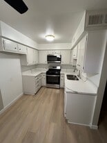 Mulberry West in Encino, CA - Building Photo