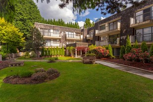 Park Regency in Coquitlam, BC - Building Photo