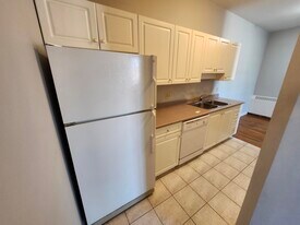 63 Union St in Saint John, NB - Building Photo