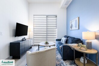 1155 NE 126th St, Unit 427 in North Miami, FL - Building Photo - Building Photo