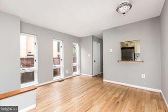 17 W Hill St in Baltimore, MD - Building Photo - Building Photo