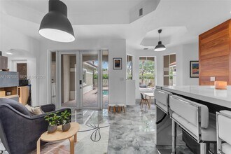 9030 SW 162nd St in Palmetto Bay, FL - Building Photo - Building Photo