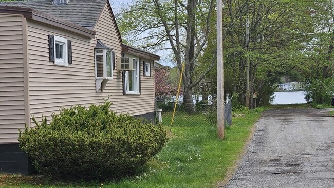 property at 2 Hedgeway St