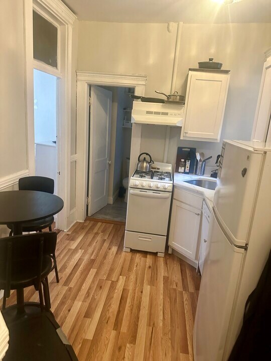76 Maple St, Unit 4 in Malden, MA - Foto de edificio